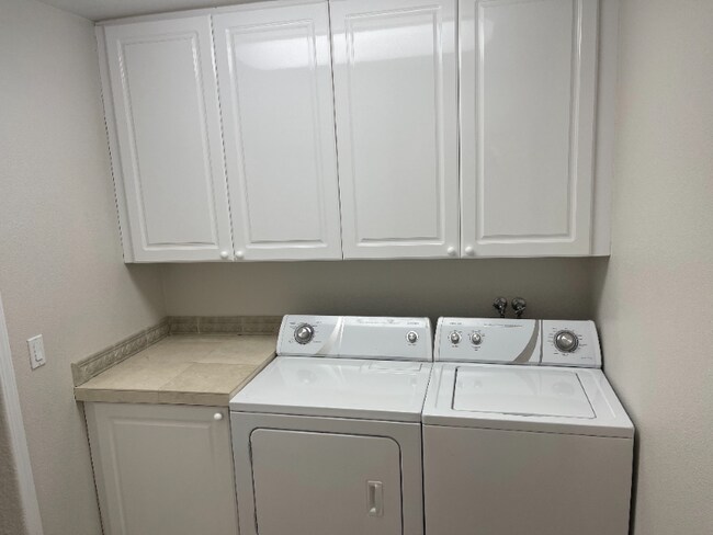 Building Photo - 1254 Los Meadows Dr