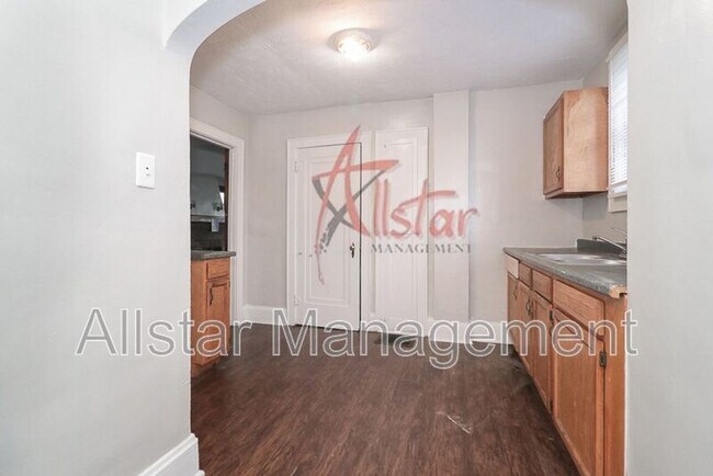 Building Photo - 488 Stanton Ave