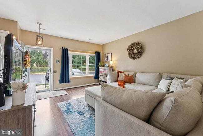 Building Photo - 7180 Westfield Ct