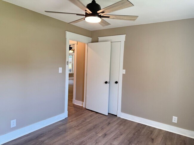 Building Photo - Great Location! 3Bd/2Ba Remodeled Home on ...