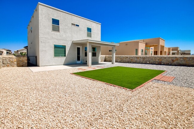 Building Photo - Beautiful 4 bed/2.5 baths in the desirable...
