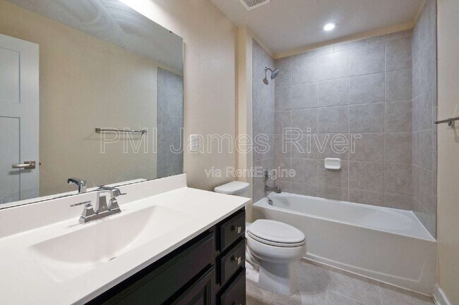 Building Photo - 8225 Spiral Dr