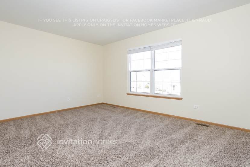 Building Photo - 4747 W Tulip Ave