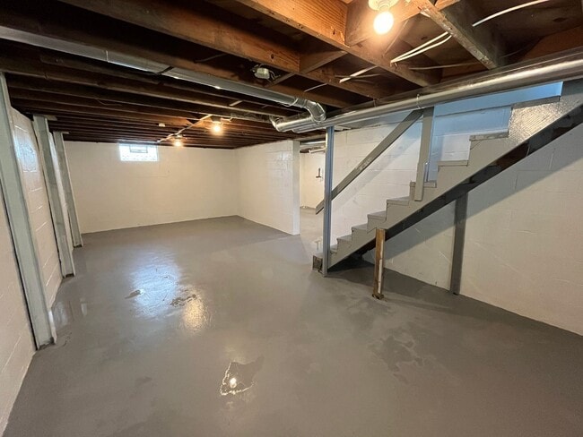 Building Photo - 3120 Howey Rd