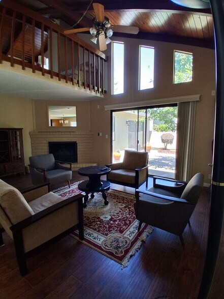 Building Photo - 1127 Rosa Del Rio Way