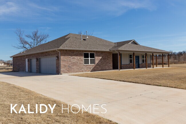 Building Photo - 306 Kirks Holw