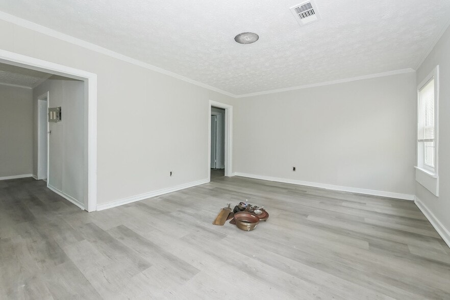 Building Photo - 912 54th St