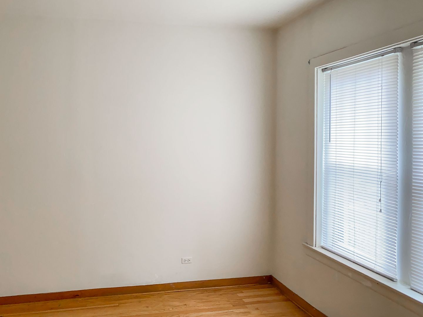 Building Photo - 4811 N Wolcott Ave