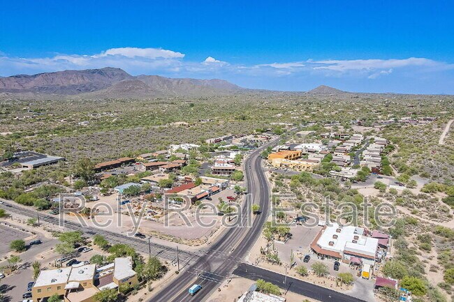 Building Photo - 6050 E Hidden Valley Dr