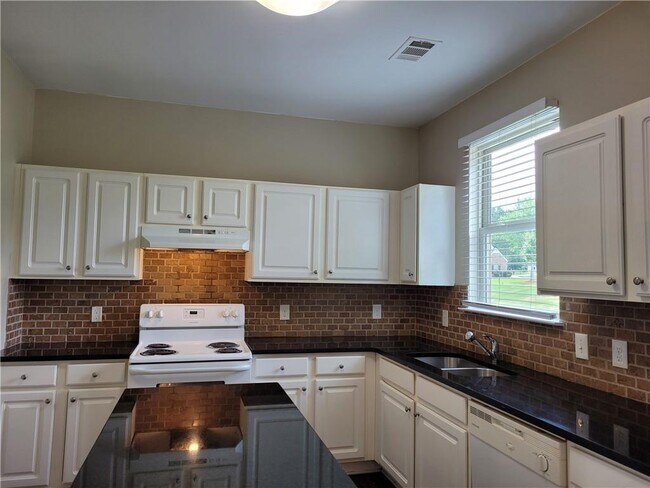 Building Photo - 6010 Stonebrook Ln
