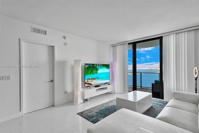 Building Photo - 460 NE 28th St