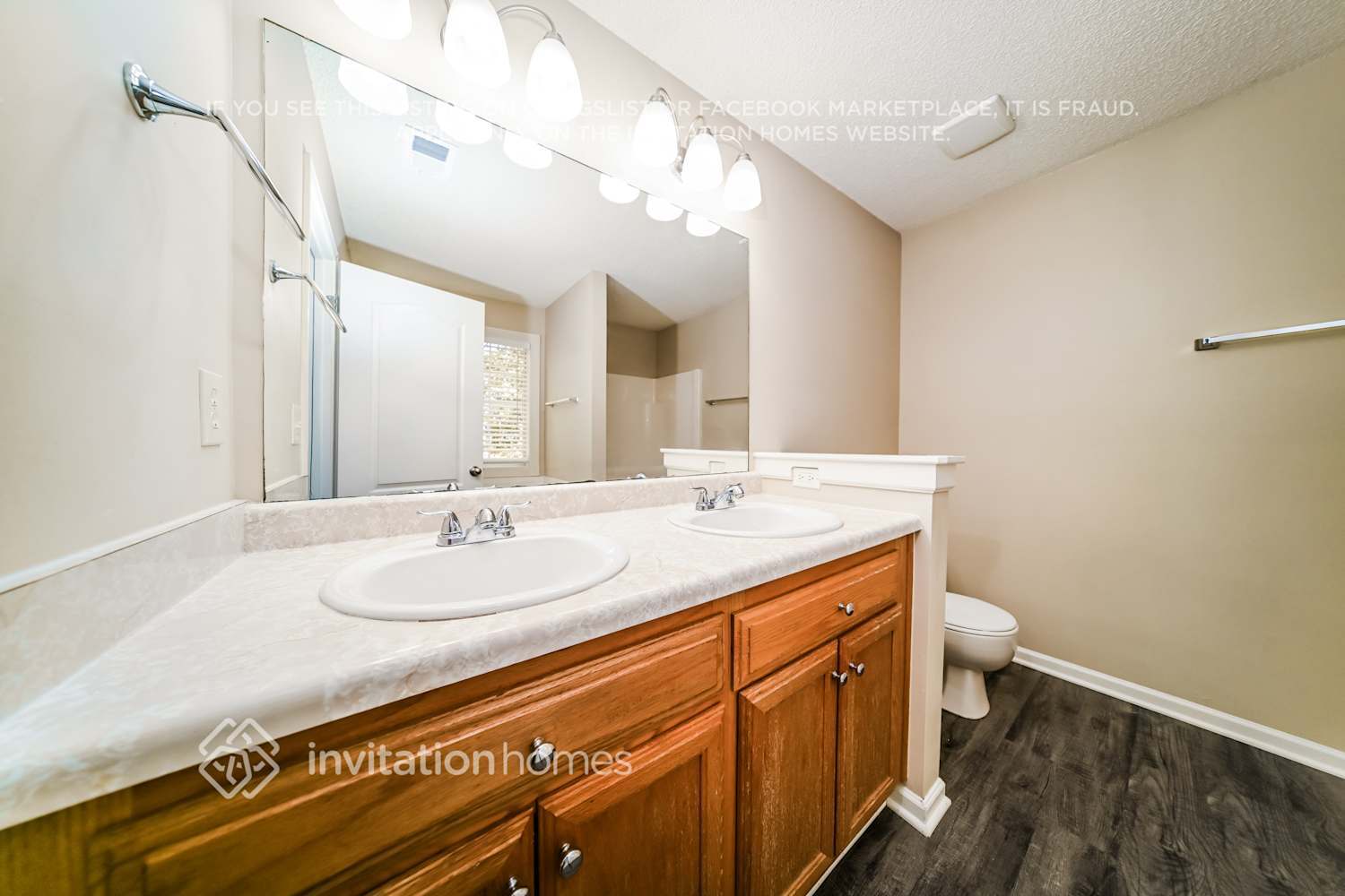 Building Photo - 204 Revolutionary Dr