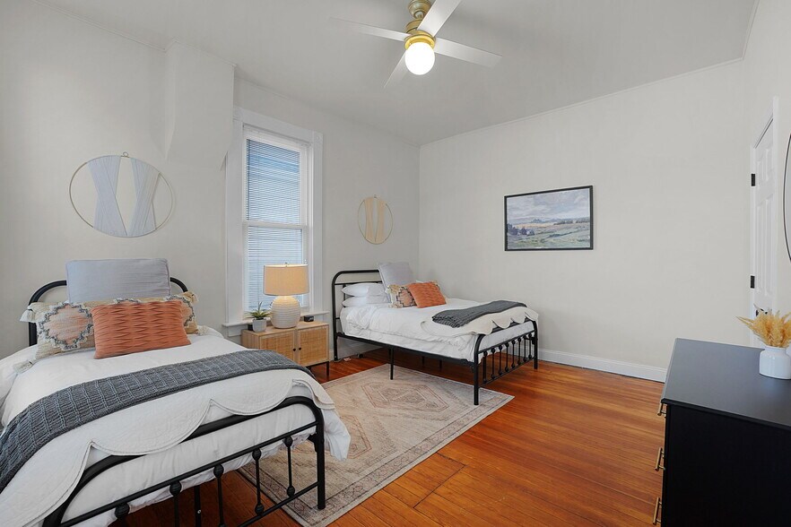 Building Photo - 1015 N 5th St