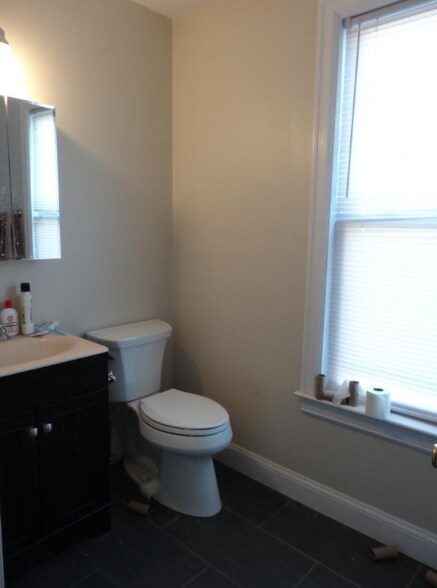 Building Photo - 10 Greylock Rd