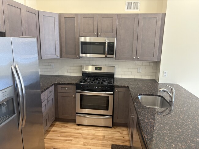 Building Photo - 1624 S Broad St