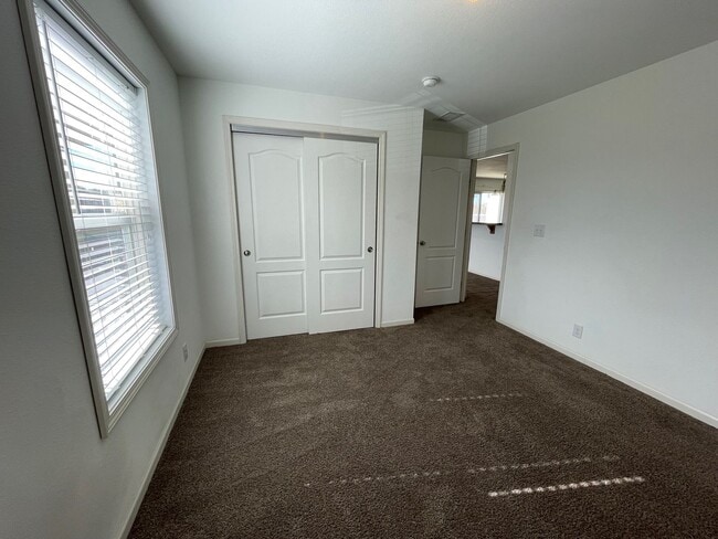 Building Photo - 1521 Osage Ave