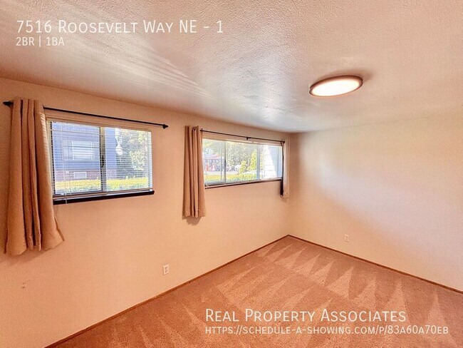 Building Photo - 7516 Roosevelt Way NE
