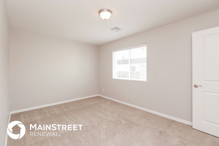 Building Photo - 2000 N 36th St