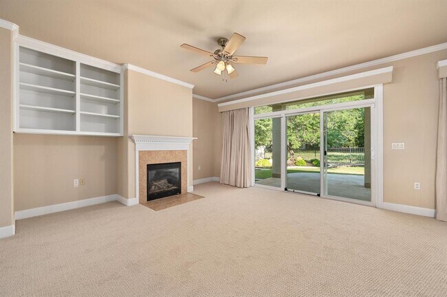 Building Photo - 216 Armstrong Dr