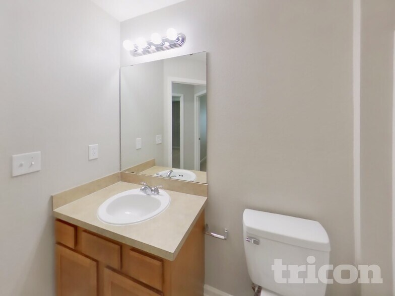 Building Photo - 15254 Little Filly Ct