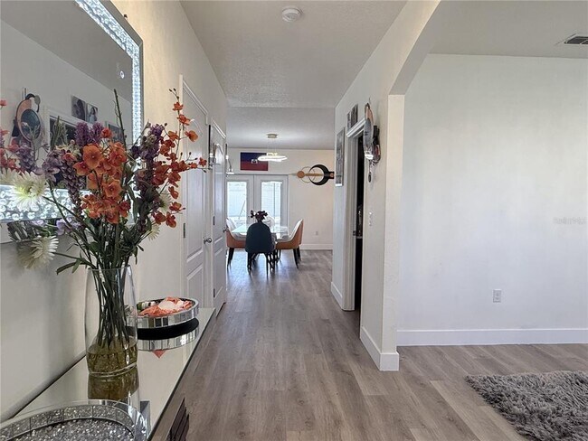 Building Photo - 375 Nova Dr