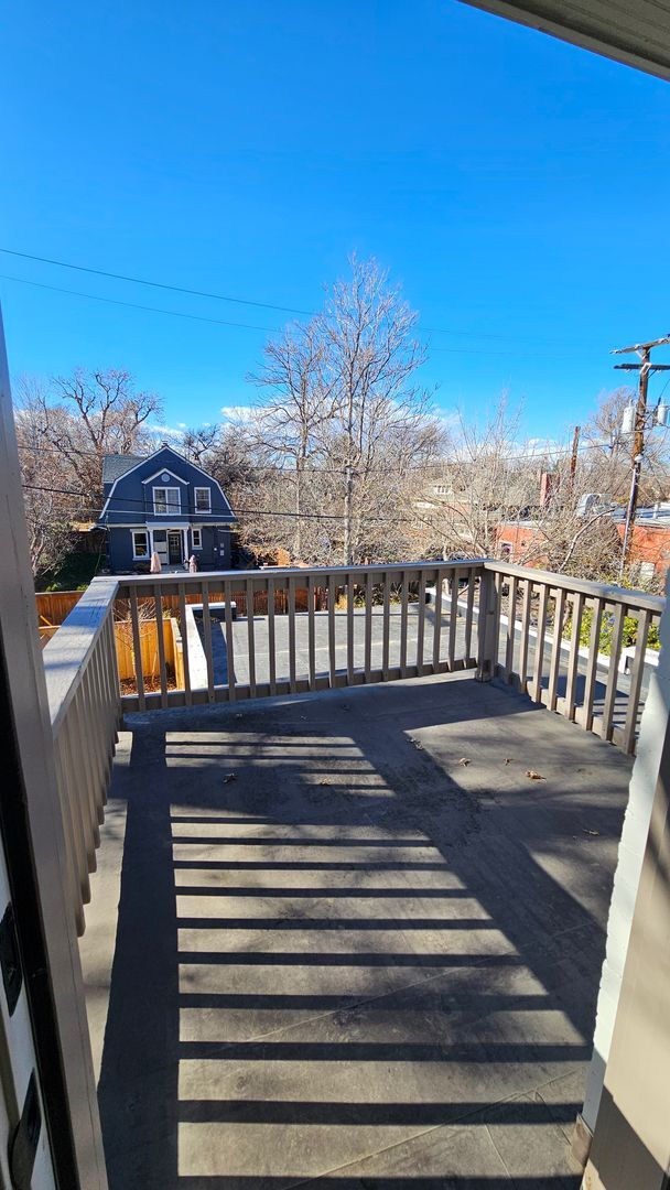 Building Photo - Modern Park Hill Home