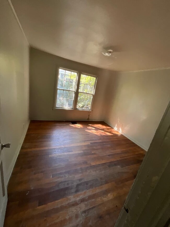 Building Photo - 6107 Fairfield-