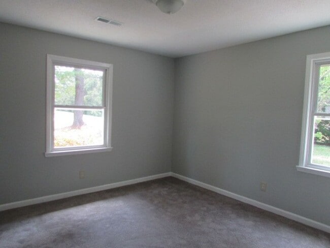 Building Photo - Steeplechase Subdivision, Close to Shaw AFB!