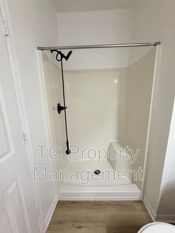 Building Photo - 7800 Point Meadows Dr