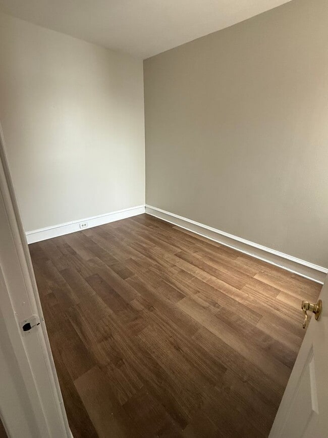 Building Photo - Charming 3-Bedroom 1-Bathroom Home in Port...