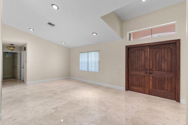 Building Photo - 4806 S Lee Rd