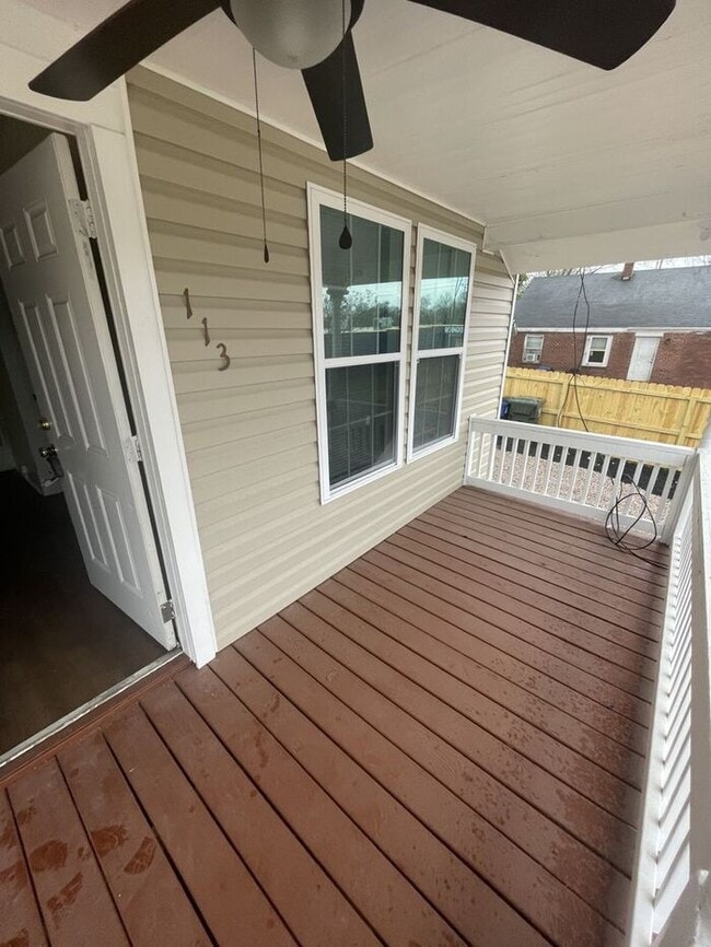 Building Photo - 1BD 1BA Duplex