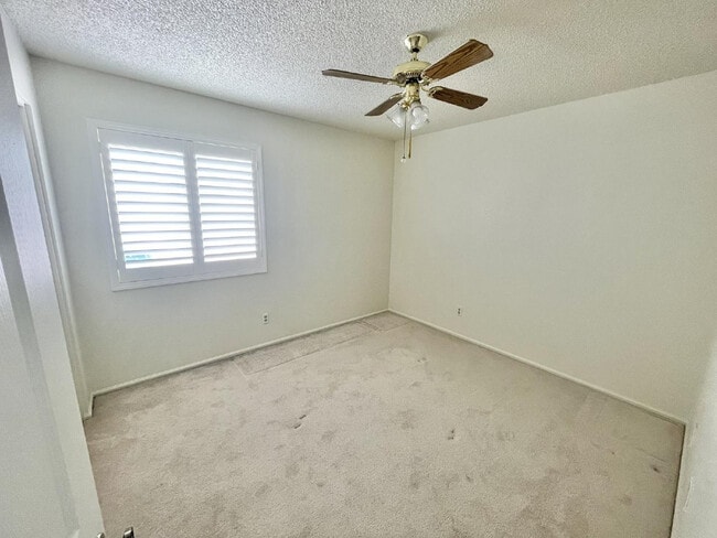 Building Photo - 3860 E Acoma Dr