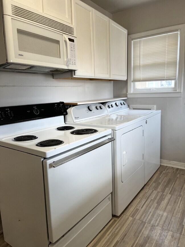 Building Photo - Spacious Home in Medical District with Extra Flex Space!