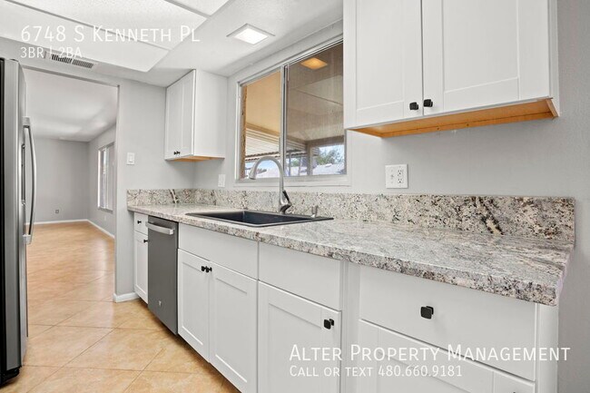 Building Photo - 6748 S Kenneth Pl