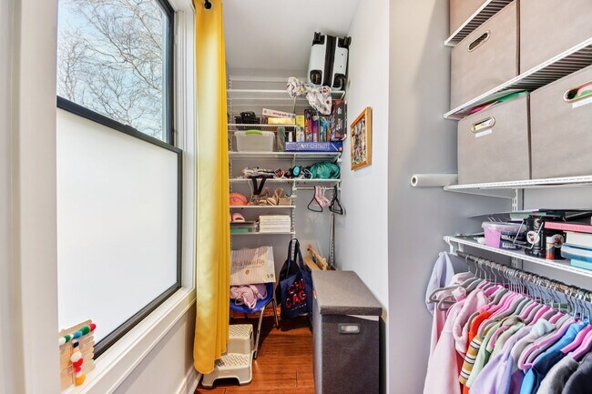 Building Photo - 1717 N Hudson Ave