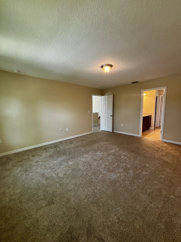 Building Photo - 8554 Tallfield Ave
