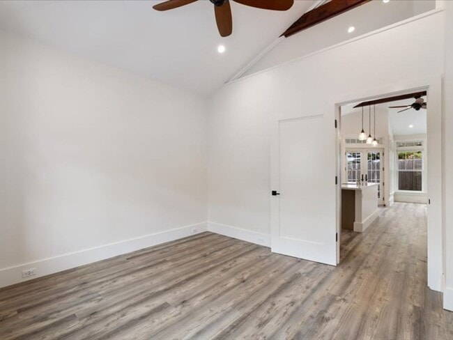 Building Photo - W/D, AC, Modern Design, Recently Built, Si...