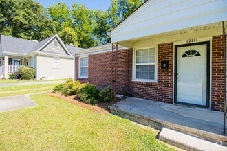 Building Photo - Updated Rosewood 2BR Duplex – Spacious, St...