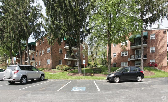 Building Photo - Overbrook Apartments