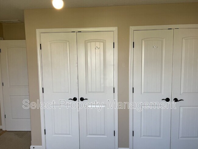 Building Photo - 12860 Starling Cove