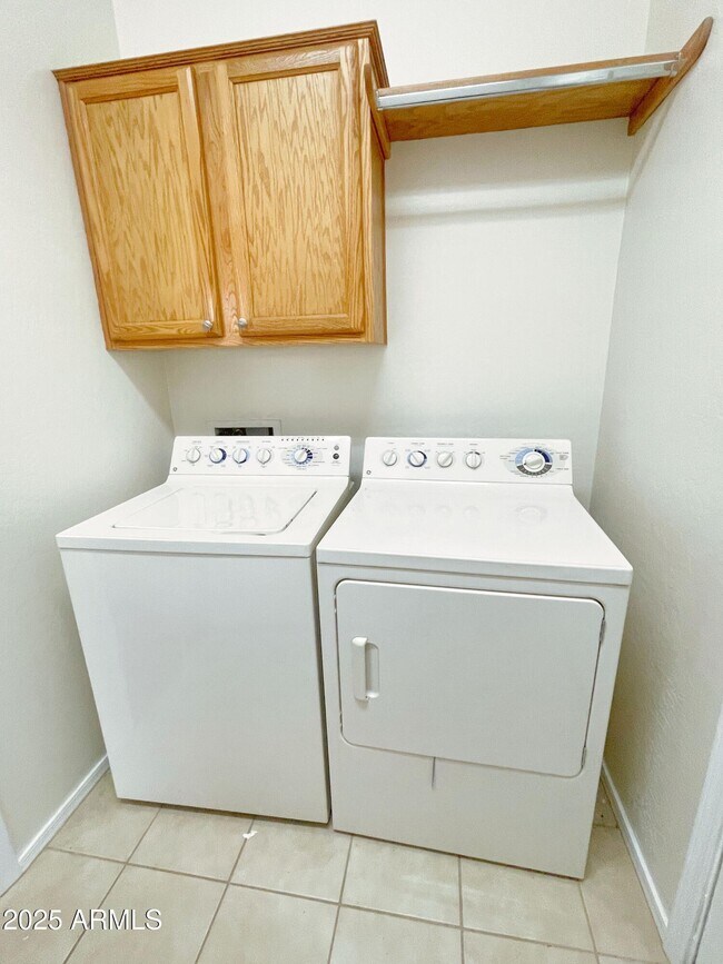 Building Photo - 4015 E Sourwood Dr