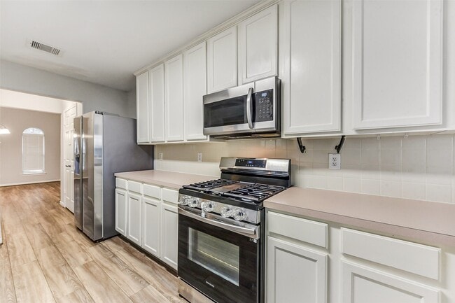 Building Photo - 4202 Parry Dr