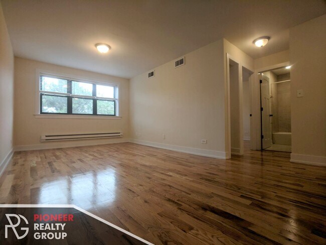 Building Photo - 552 W Arlington Pl