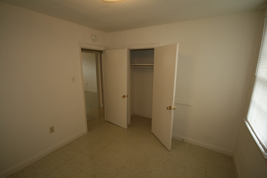 Building Photo - 2315 Rose Dr