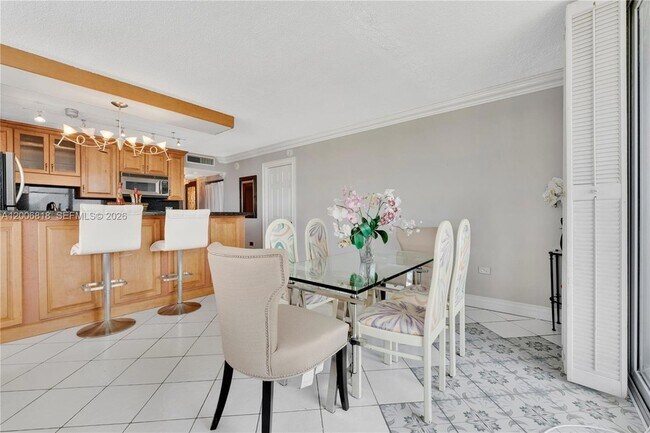 Building Photo - 5555 Collins Ave