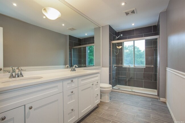 Building Photo - 12 N Ridge Rd