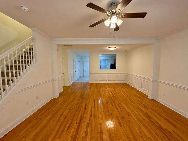 Building Photo - Beautiful Updated Townhouse located in Iredell County! 2BR/2.5BA Garage