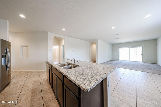 Building Photo - 31041 W Avalon Cir