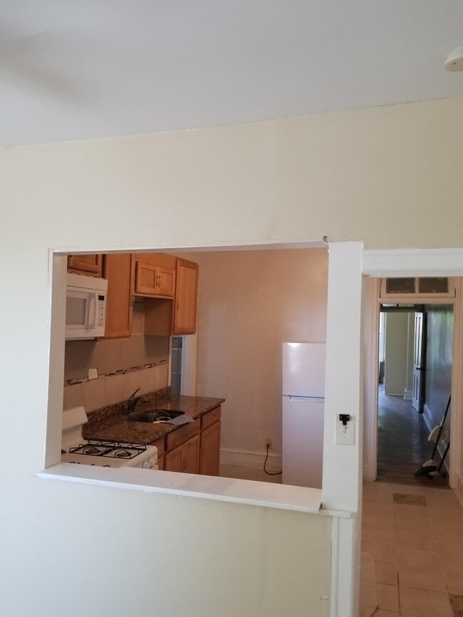 Building Photo - 2200 Washington St